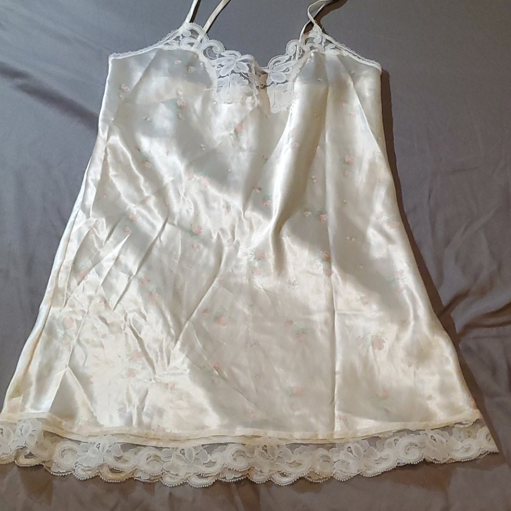 Off white sleepwear